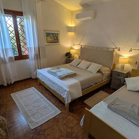 Feriehus La Casa Vecchia Baja Sardinia Cala Bitta