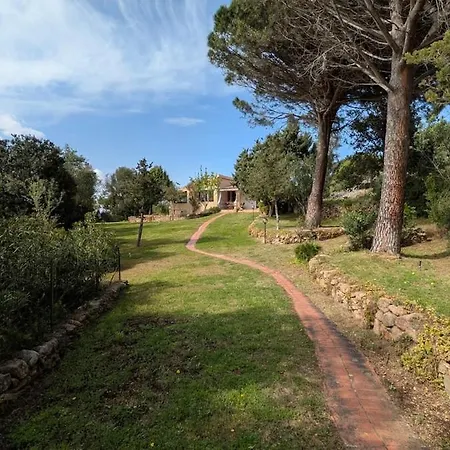 La Casa Vecchia Baja Sardinia Feriehus *