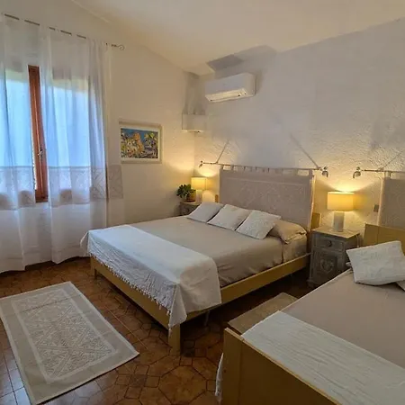 La Casa Vecchia Baja Sardinia Feriehus