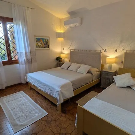 Feriehus La Casa Vecchia Baja Sardinia *