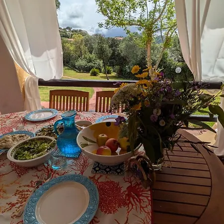 La Casa Vecchia Baja Sardinia Feriehus *